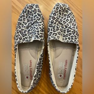 BOBS from Sketchers Memory Foam Cheetah Shoes, Women’s Size 8
